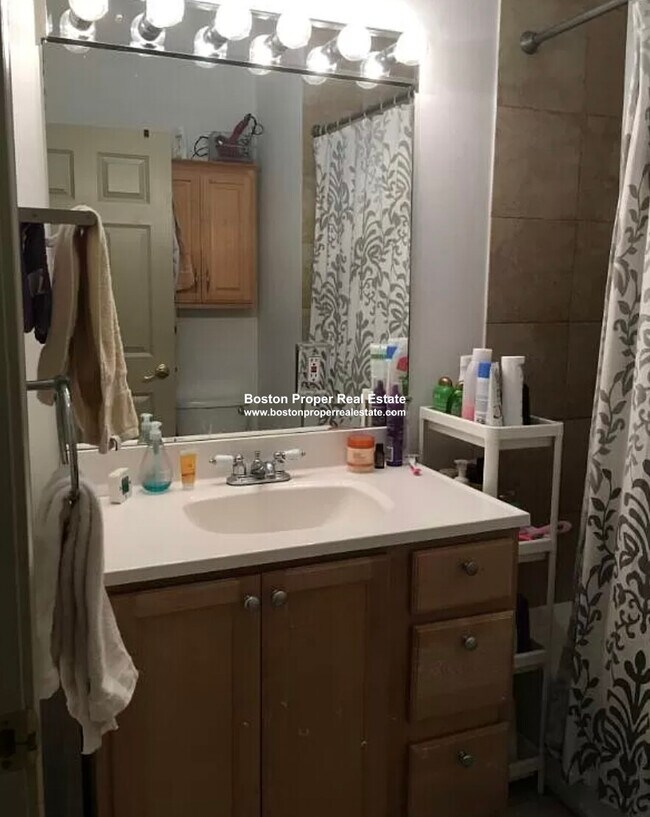 Foto del edificio - 1021 Tremont St