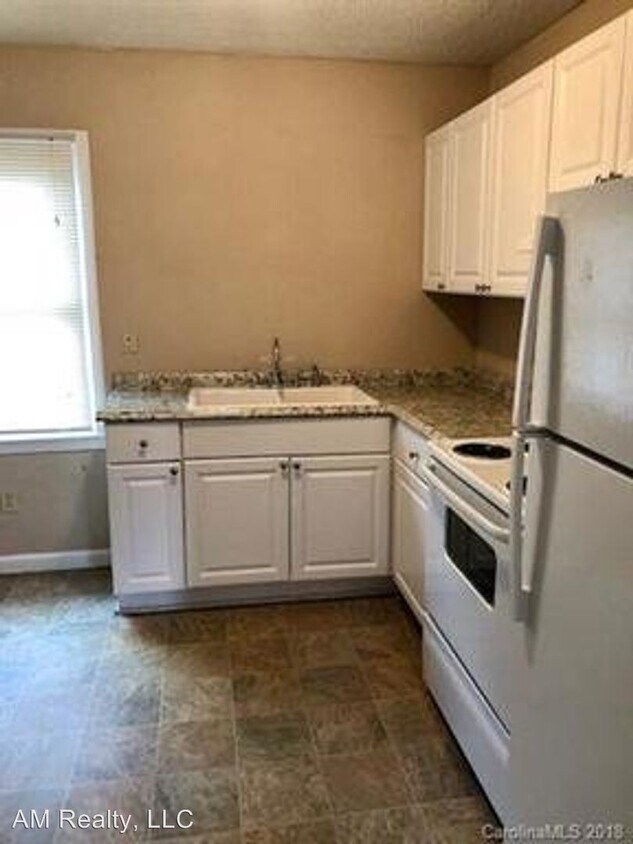 Primary Photo - 2608 Crescent Ln