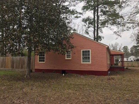 Building Photo - 3 Bedroom/1 bath home on corner lot with a...