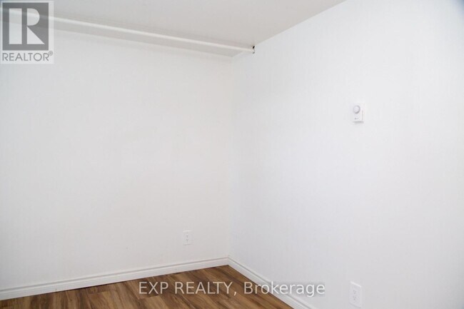 Building Photo - 104 South Street E