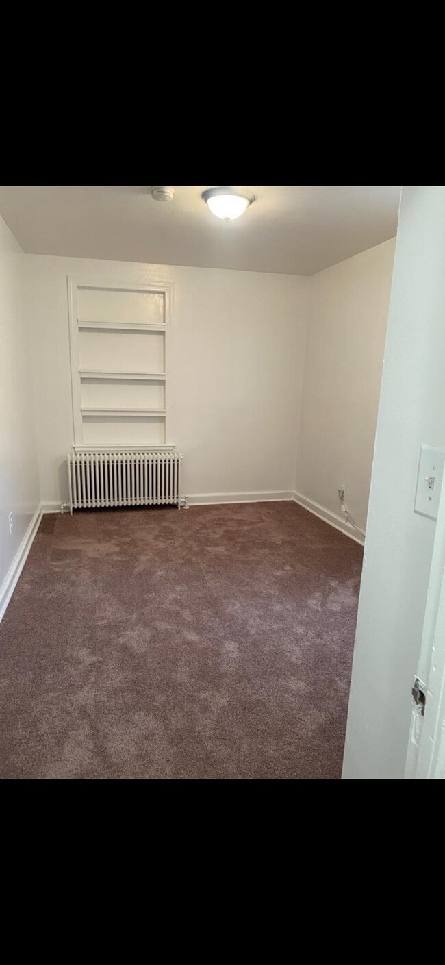 Building Photo - 6 Brandywine St SE