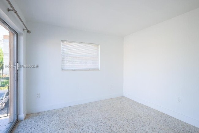 Building Photo - 3050 NW 21st Ave