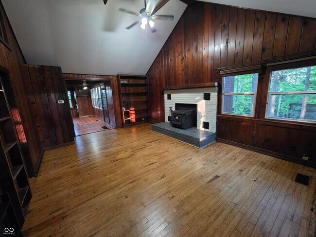 Foto del edificio - 158 Redbud Ln