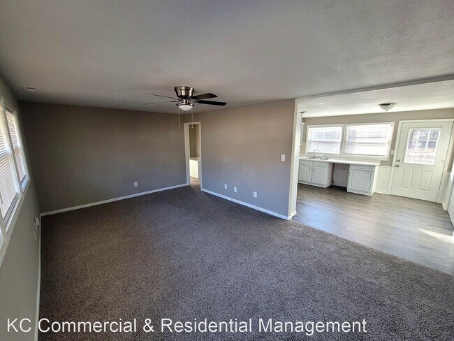 Building Photo - 3 br, 1 bath House - 901 NE 62nd Street