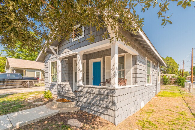 Building Photo - 303 W Lubbock St