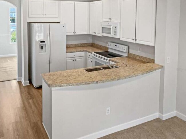 Building Photo - 2 Bedroom Townhome in Riverview