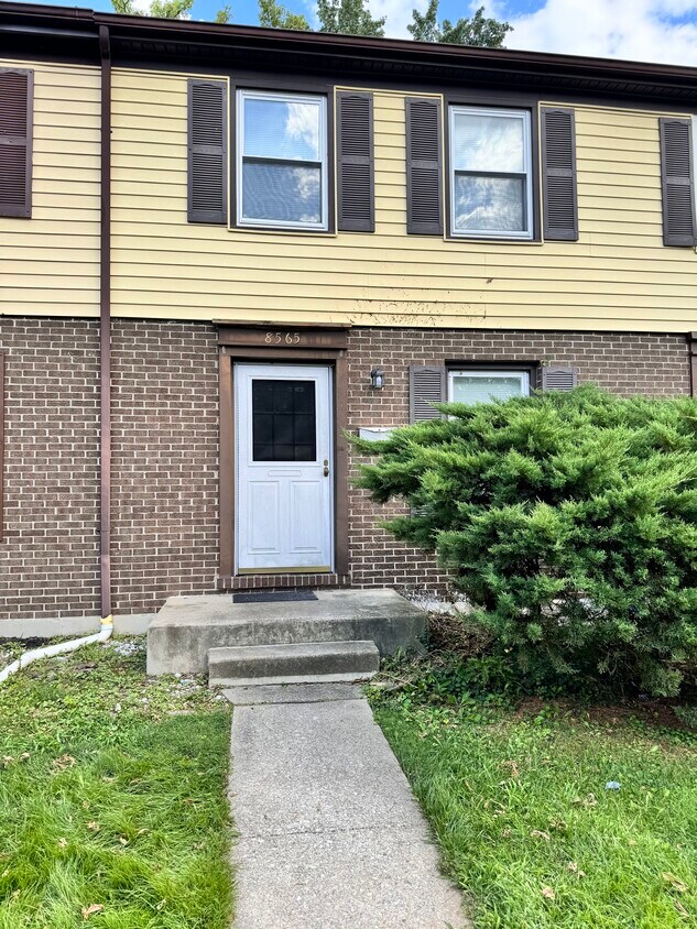 Primary Photo - 8565 Gradien Dr