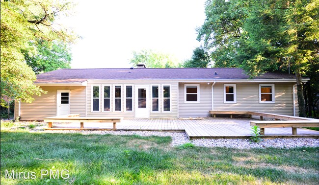 Building Photo - 4 br, 2 bath House - 810 Elm Street
