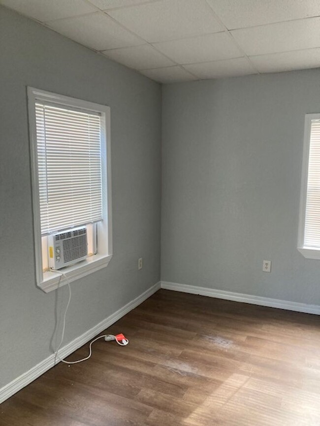 Building Photo - Pascagoula 2 Bedroom