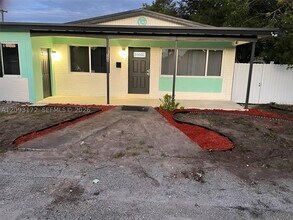 Building Photo - 500 NW 31st Ave