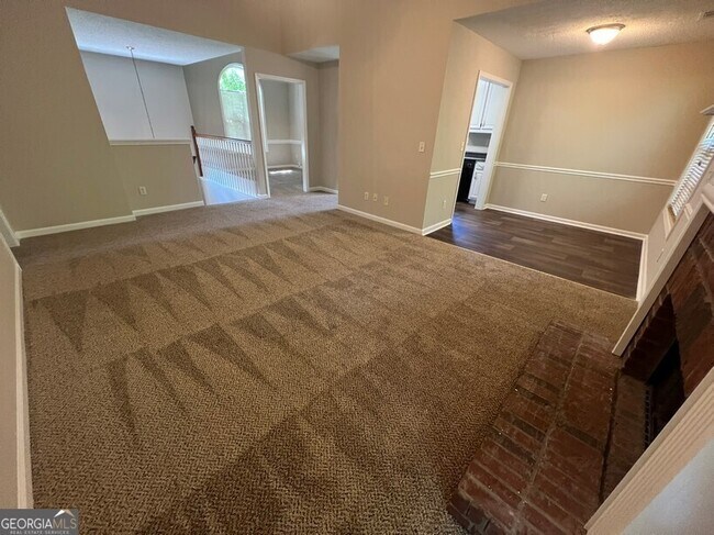 Building Photo - 1157 Chateau Terrace