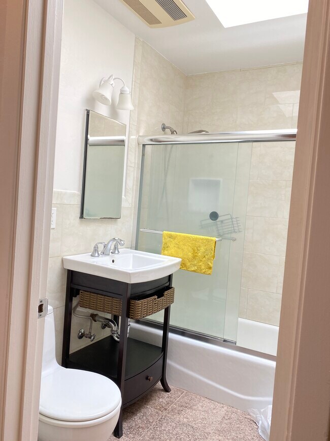 Foto del edificio - 388 Willits St