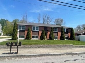 Building Photo - 945 Mammoth Rd