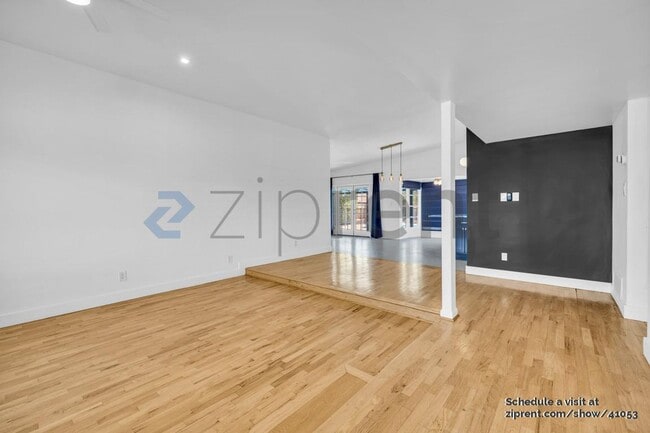 Building Photo - 745 E Loyola Dr