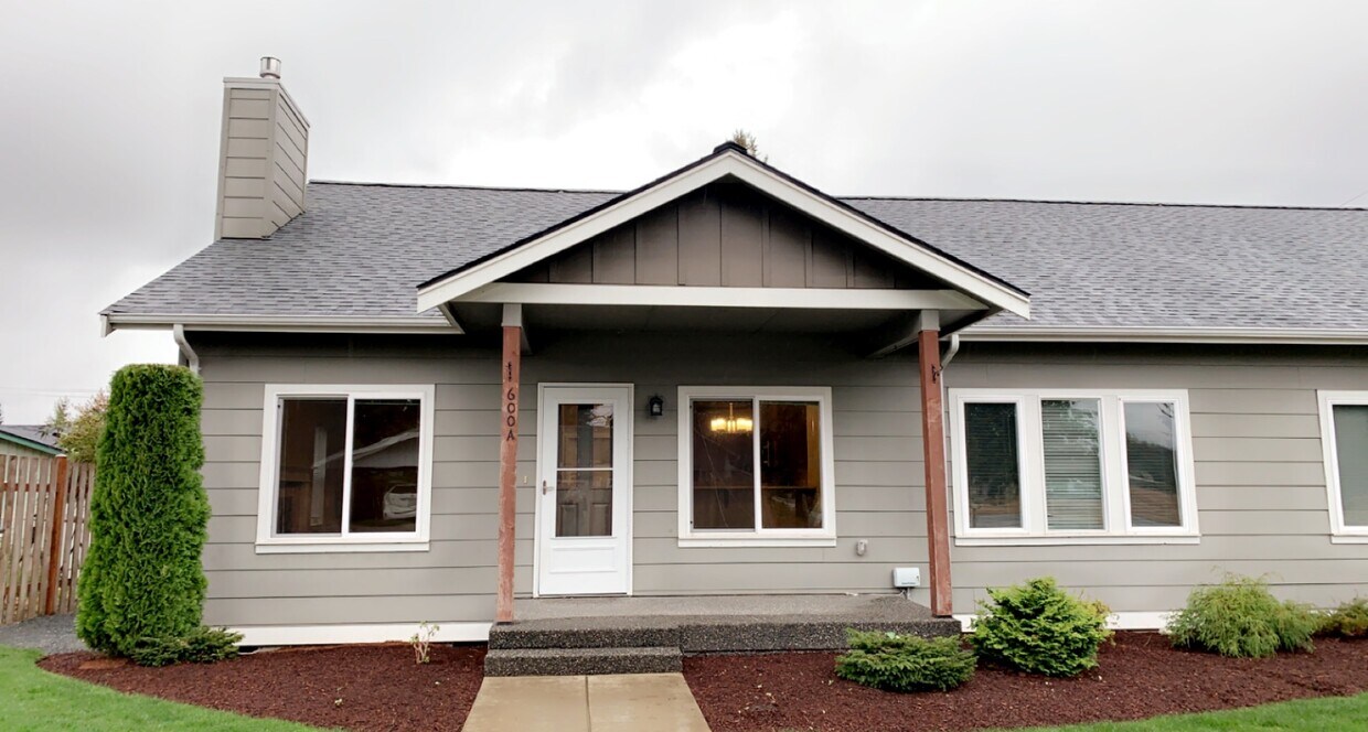 600 Pioneer Ct Unit A, Everson, WA 98247 Condo for Rent in Everson