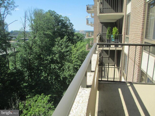 Foto del edificio - 1808 Old Meadow Rd