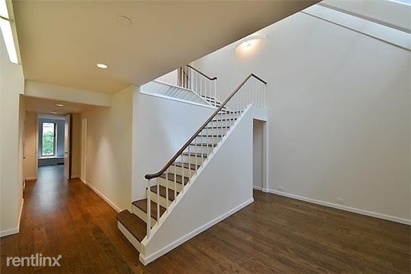 Building Photo - 240 E 67th St
