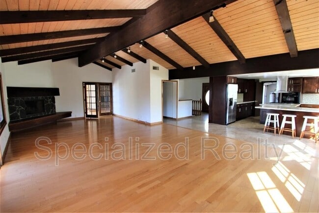 Building Photo - 3694 Berwick Dr