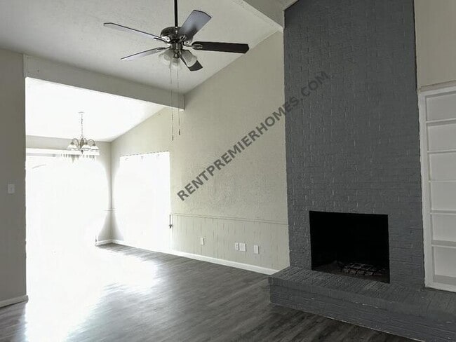 Building Photo - 4772 Shands Dr