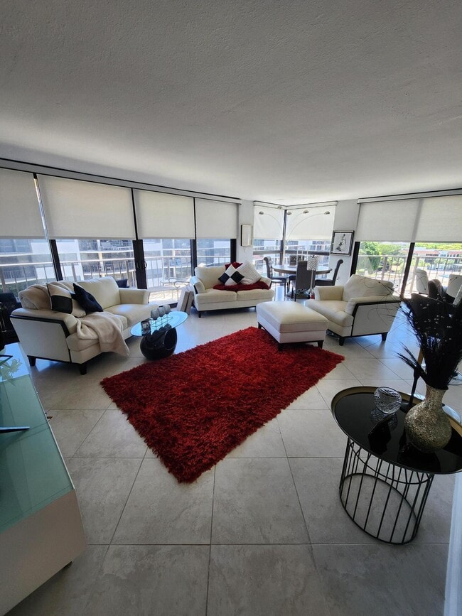 Foto del edificio - 899 Jeffery St