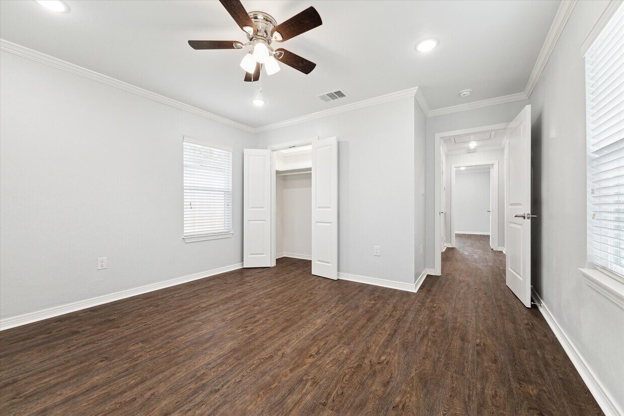 Foto del edificio - 1514 Glen Oaks St