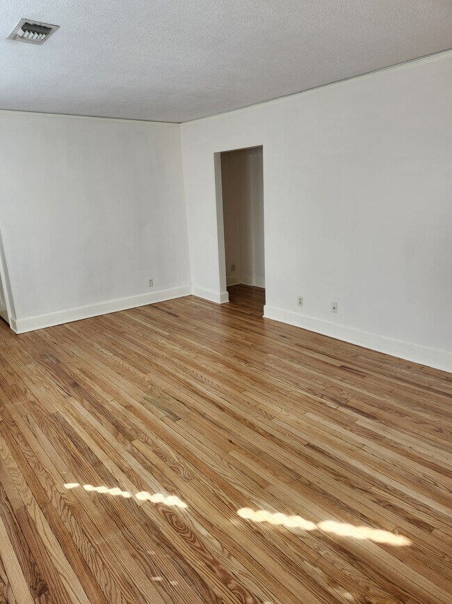 Foto del edificio - 1032 Felder Ave