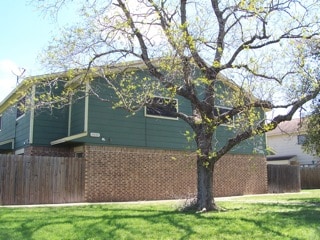 Primary Photo - 2807 Longmire Dr