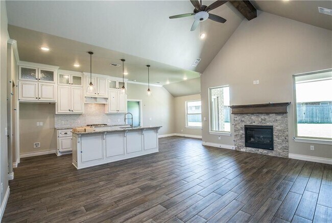 Foto del edificio - 2609 Foxglove Ln
