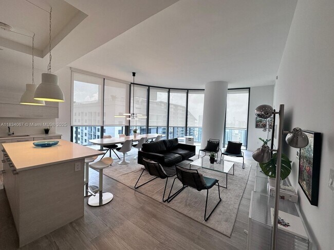 Foto del edificio - 45 SW 9th St