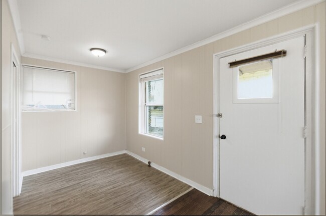 Foto del edificio - 135 Marshall Cir