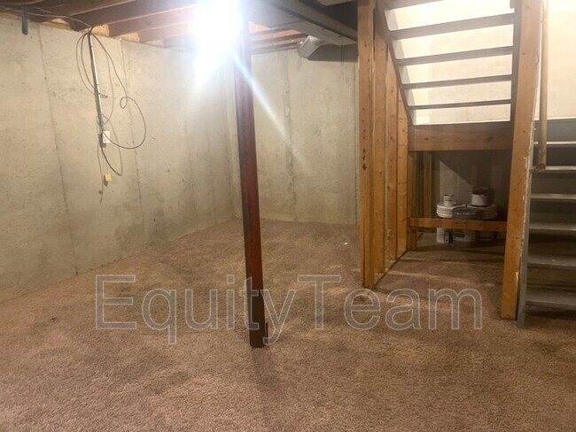 Foto del edificio - 4909 Buckhorn Dr