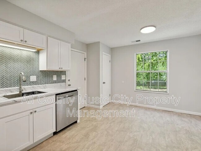 Building Photo - 620 Meadowview Ct