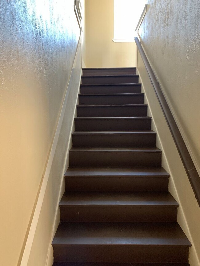 Foto del edificio - Charming Uptown Duplex in the Heart of Downtown!