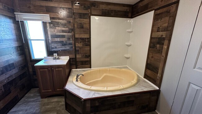 Foto del edificio - 2 bedroom Mobile Home Now Available!