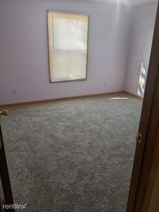 Building Photo - 3 br, 1 bath House - 5473 Detroit St