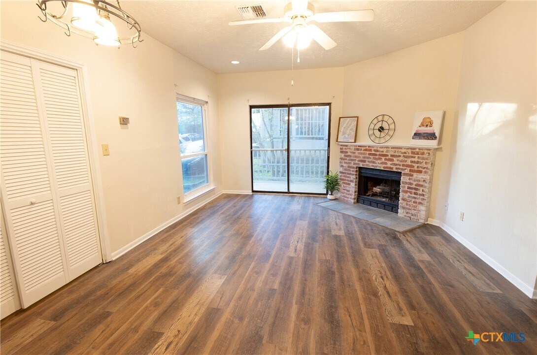 Foto del edificio - 430 Lindsey St