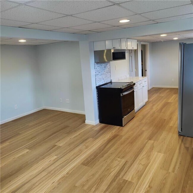 Foto del edificio - 52-52 Mapleville Main