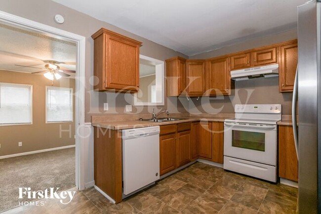 Foto del edificio - 2 NE Ferrell Ln