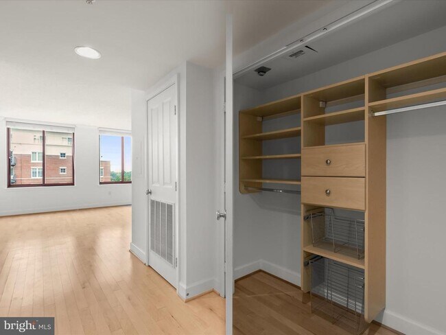 Foto del edificio - 1205 N Garfield St
