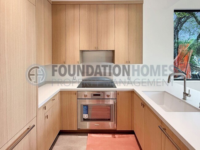Building Photo - Luxury ADU near Cascade Falls - New Constr...