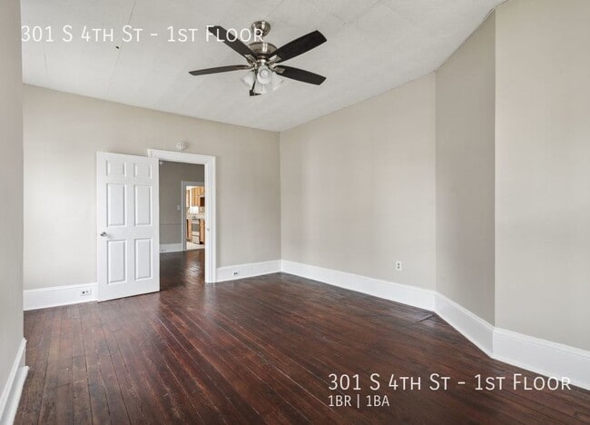 Building Photo - 1BR 1BA First floor large Apartment in Col...