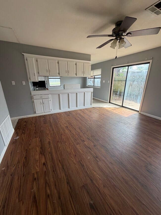 Foto del edificio - 2511 Oakhurst Dr