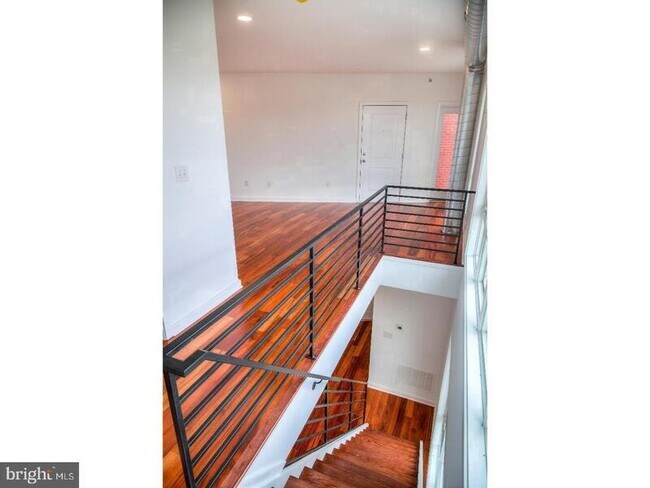 Foto del edificio - 320 Cecil B. Moore Ave
