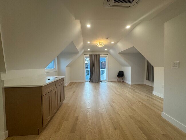 Foto del edificio - 12 Sewall Ave