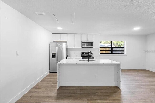 Foto del edificio - 2225 E Welch Rd