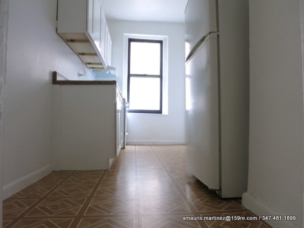 Primary Photo - 229 Seaman Ave