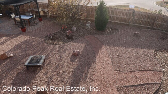 Building Photo - 4 br, 3 bath House - 7874 Pinfeather Dr