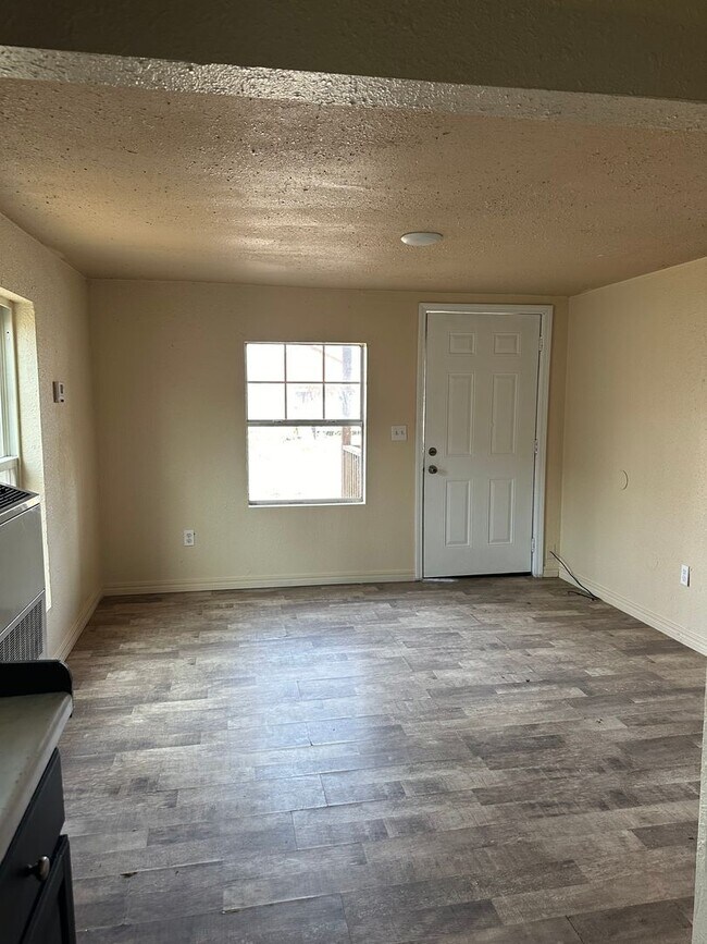 Foto del edificio - 3204 Russell St