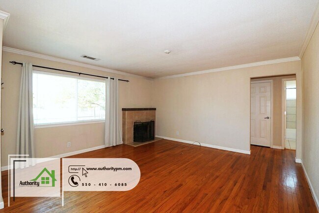 Building Photo - 1411 Jeffries Ave - Water/Trash/Landscapin...