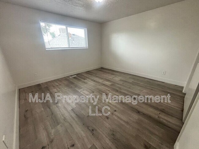 Building Photo - 655 S 1000 W